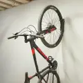 Hak do montażu roweru na ścianie 20 kg - Silverline