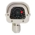 Atrapa kamery monitorującej CCTV z modułem solarnym i lampką LED Zasilana słonecznie - Silverline