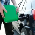 Plastikowy kanister z lejkiem 5 l Zielony - Silverline